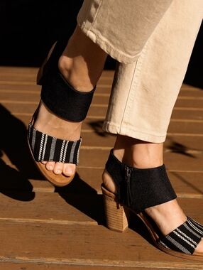 Toms Majorca Black Sandals with Striped Pattern